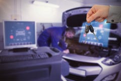 Σύνθετη εικόνα του ατόμου που δίνει τα κλειδιά σε κάποιο στοκ εικόνες Σύνθετη εικόνα του ατόμου που δίνει τα κλειδιά σε κάποιο στοκ εικόνες