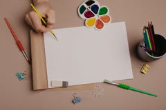 Σύρετε στο sketchbook Δημιουργική τοπ άποψη χώρου εργασίας καλλιτεχνών Backgrou στοκ φωτογραφία με δικαίωμα ελεύθερης χρήσης Σύρετε στο sketchbook Δημιουργική τοπ άποψη χώρου εργασίας καλλιτεχνών Backgrou στοκ φωτογραφία με δικαίωμα ελεύθερης χρήσης