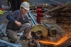 Τέμνοντες εργαζόμενοι χάλυβα Τέμνοντες εργαζόμενοι χάλυβα