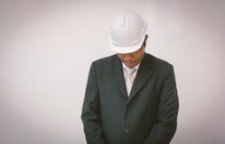 Τα ασιατικά Η.Ε επιχειρησιακών ατόμων επιτυχώς με την εργασία στο μαύρο κοστούμι στοκ εικόνες Τα ασιατικά Η.Ε επιχειρησιακών ατόμων επιτυχώς με την εργασία στο μαύρο κοστούμι στοκ εικόνες