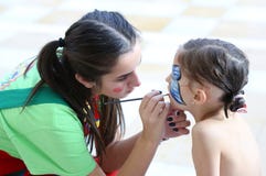 Τα παιδιά αντιμετωπίζουν τη ζωγραφική Τα παιδιά αντιμετωπίζουν τη ζωγραφική