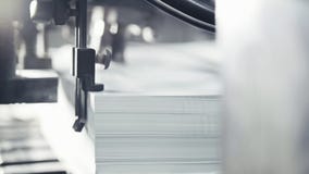 Τα τυπωμένα φύλλα του εγγράφου εξυπηρετούνται στον Τύπο εκτύπωσης Όφσετ, CMYK στοκ εικόνα Τα τυπωμένα φύλλα του εγγράφου εξυπηρετούνται στον Τύπο εκτύπωσης Όφσετ, CMYK στοκ εικόνα