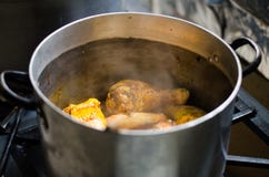 Τηγανισμένο stew κοτόπουλου Τηγανισμένο Skillet κοτόπουλο με το λαχανικό Τριζάτο τηγανισμένο κρέας κοτόπουλου στοκ εικόνα με δικαίωμα ελεύθερης χρήσης Τηγανισμένο stew κοτόπουλου Τηγανισμένο Skillet κοτόπουλο με το λαχανικό Τριζάτο τηγανισμένο κρέας κοτόπουλου στοκ εικόνα με δικαίωμα ελεύθερης χρήσης