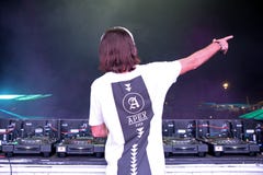 Το Alesso (σουηδικό Deejay και ηλεκτρονικός παραγωγός μουσικής χορού) αποδίδει FIB στο φεστιβάλ στοκ εικόνα Το Alesso (σουηδικό Deejay και ηλεκτρονικός παραγωγός μουσικής χορού) αποδίδει FIB στο φεστιβάλ στοκ εικόνα