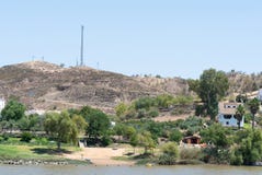 Το Sanlúcar de Guadiana, στην Ισπανία, είναι από την άλλη πλευρά του Ρίο στοκ φωτογραφίες Το Sanlúcar de Guadiana, στην Ισπανία, είναι από την άλλη πλευρά του Ρίο στοκ φωτογραφίες