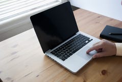 Το άτομο γράφει κοντά επάνω στοκ εικόνες Το άτομο γράφει κοντά επάνω στοκ εικόνες