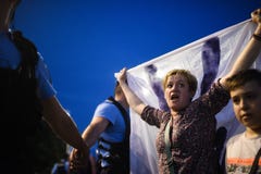 Το αντι τοπ διαμαρτυρία δικαστηρίων της Ρουμανίας ` s, Βουκουρέστι, Ρουμανία - 30 Μαΐου 20 στοκ εικόνα Το αντι τοπ διαμαρτυρία δικαστηρίων της Ρουμανίας ` s, Βουκουρέστι, Ρουμανία - 30 Μαΐου 20 στοκ εικόνα