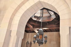 Το εσωτερικό του μεγάλου σουλτάνου Qaboos μουσουλμανικών τεμενών στοκ εικόνες Το εσωτερικό του μεγάλου σουλτάνου Qaboos μουσουλμανικών τεμενών στοκ εικόνες