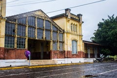 Το μέτωπο του σταθμού στοκ φωτογραφίες με δικαίωμα ελεύθερης χρήσης Το μέτωπο του σταθμού στοκ φωτογραφίες με δικαίωμα ελεύθερης χρήσης