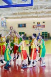 το παιχνίδι καλαθιών σφαι& Στοκ Εικόνες το παιχνίδι καλαθιών σφαι& Στοκ Εικόνες