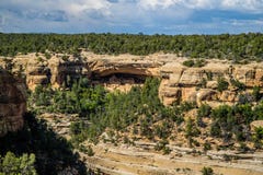 Το παλάτι απότομων βράχων στο εθνικό πάρκο Mesa Verde, Κολοράντο στοκ εικόνα με δικαίωμα ελεύθερης χρήσης Το παλάτι απότομων βράχων στο εθνικό πάρκο Mesa Verde, Κολοράντο στοκ εικόνα με δικαίωμα ελεύθερης χρήσης