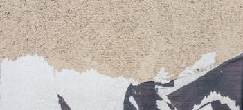 Το παλαιό grunge έσχισε τις σχισμένες εκλεκτής ποιότητας αφίσες κολάζ στον τοίχο στοκ φωτογραφία με δικαίωμα ελεύθερης χρήσης Το παλαιό grunge έσχισε τις σχισμένες εκλεκτής ποιότητας αφίσες κολάζ στον τοίχο στοκ φωτογραφία με δικαίωμα ελεύθερης χρήσης