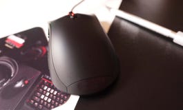 Το ποντίκι υπολογιστών για τα gamers, μπορεί να χρησιμοποιηθεί στα παιχνίδια και σε ένα προσωπικό Η/Υ λεπτομέρειες στοκ εικόνες Το ποντίκι υπολογιστών για τα gamers, μπορεί να χρησιμοποιηθεί στα παιχνίδια και σε ένα προσωπικό Η/Υ λεπτομέρειες στοκ εικόνες