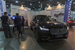 Το πρώτο διεθνές εμπόριο παρουσιάζει των ηλεκτρικών οχημάτων βυσματωτή Ουκρανία στο Κίεβο στοκ εικόνα με δικαίωμα ελεύθερης χρήσης Το πρώτο διεθνές εμπόριο παρουσιάζει των ηλεκτρικών οχημάτων βυσματωτή Ουκρανία στο Κίεβο στοκ εικόνα με δικαίωμα ελεύθερης χρήσης
