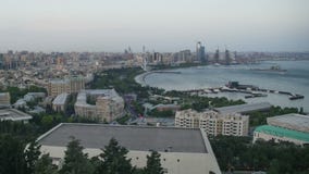 Τοπ άποψη μιας μεγάλης πόλης θαλασσίως νύχτα ημέρας Μπακού, Αζερμπαϊτζάν Χρονικό σφάλμα απόθεμα βίντεο Τοπ άποψη μιας μεγάλης πόλης θαλασσίως νύχτα ημέρας Μπακού, Αζερμπαϊτζάν Χρονικό σφάλμα απόθεμα βίντεο