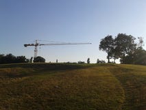 Τοπίο που αναμιγνύεται με την αρχιτεκτονική στο πάρκο πόλεων της Βουδαπέστης στοκ φωτογραφία με δικαίωμα ελεύθερης χρήσης Τοπίο που αναμιγνύεται με την αρχιτεκτονική στο πάρκο πόλεων της Βουδαπέστης στοκ φωτογραφία με δικαίωμα ελεύθερης χρήσης