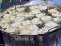Τριζάτη τηγανισμένη σφαίρα ραδικιών, χορτοφάγα τρόφιμα Στοκ Φωτογραφία Τριζάτη τηγανισμένη σφαίρα ραδικιών, χορτοφάγα τρόφιμα Στοκ Φωτογραφία