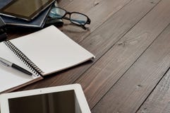 τρισδιάστατος εργασιακός χώρος γραφείων εικόνας απεικονίσεων στοκ εικόνες με δικαίωμα ελεύθερης χρήσης τρισδιάστατος εργασιακός χώρος γραφείων εικόνας απεικονίσεων στοκ εικόνες με δικαίωμα ελεύθερης χρήσης
