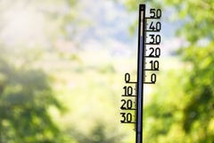 Υπαίθριο θερμόμετρο που παρουσιάζει 36 βαθμούς Κελσίου στοκ φωτογραφία Υπαίθριο θερμόμετρο που παρουσιάζει 36 βαθμούς Κελσίου στοκ φωτογραφία