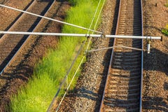 Υπερυψωμένο σύστημα επαφών σιδηροδρόμων Στοκ Φωτογραφίες Υπερυψωμένο σύστημα επαφών σιδηροδρόμων Στοκ Φωτογραφίες