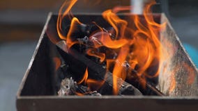 Φλόγες που καίνε BBQ Φλόγες που καίνε BBQ