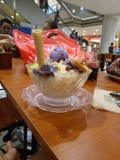 Φωτοστέφανος φωτοστεφάνου Chowking στοκ εικόνες με δικαίωμα ελεύθερης χρήσης Φωτοστέφανος φωτοστεφάνου Chowking στοκ εικόνες με δικαίωμα ελεύθερης χρήσης