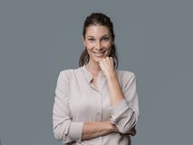 χαμογελώντας νεολαίες γυναικών πορτρέτου στοκ φωτογραφίες με δικαίωμα ελεύθερης χρήσης χαμογελώντας νεολαίες γυναικών πορτρέτου στοκ φωτογραφίες με δικαίωμα ελεύθερης χρήσης