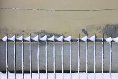 Χιονώδη κιγκλιδώματα και υπόβαθρο τοίχων στοκ εικόνες Χιονώδη κιγκλιδώματα και υπόβαθρο τοίχων στοκ εικόνες