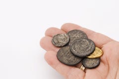 χούφτα παλαιός Ρωμαίος νομισμάτων χούφτα παλαιός Ρωμαίος νομισμάτων