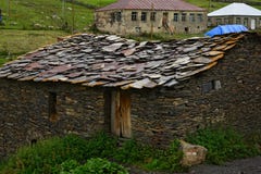 Χωριό Ushguli σε Svaneti, Γεωργία στοκ φωτογραφία με δικαίωμα ελεύθερης χρήσης Χωριό Ushguli σε Svaneti, Γεωργία στοκ φωτογραφία με δικαίωμα ελεύθερης χρήσης