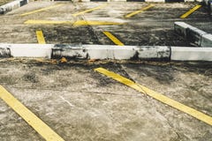 Χώρος στάθμευσης για τη μοτοσικλέτα και το ποδήλατο στοκ φωτογραφίες με δικαίωμα ελεύθερης χρήσης Χώρος στάθμευσης για τη μοτοσικλέτα και το ποδήλατο στοκ φωτογραφίες με δικαίωμα ελεύθερης χρήσης
