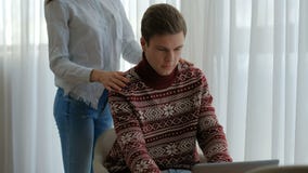 Ψηφιακός εθισμός lap-top επικοινωνίας τεχνολογίας απόθεμα βίντεο Ψηφιακός εθισμός lap-top επικοινωνίας τεχνολογίας απόθεμα βίντεο