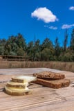 Ψωμί με το τυρί σε ένα θαυμάσιο lanscape στοκ φωτογραφίες με δικαίωμα ελεύθερης χρήσης Ψωμί με το τυρί σε ένα θαυμάσιο lanscape στοκ φωτογραφίες με δικαίωμα ελεύθερης χρήσης