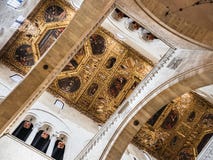 Όμορφη ιταλική εκκλησία των Μεσαιώνων στοκ εικόνα με δικαίωμα ελεύθερης χρήσης Όμορφη ιταλική εκκλησία των Μεσαιώνων στοκ εικόνα με δικαίωμα ελεύθερης χρήσης