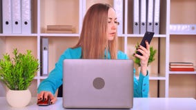 Όμορφη συνεδρίαση επιχειρηματιών στην αρχή απόθεμα βίντεο Όμορφη συνεδρίαση επιχειρηματιών στην αρχή απόθεμα βίντεο