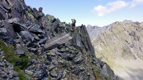 Австралии Высокогорное ` Stubai ` зоны Альпинисты на пути горы стоковая фотография Австралии Высокогорное ` Stubai ` зоны Альпинисты на пути горы стоковая фотография