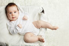 Активный младенец имея потеху! Стоковые Фото Активный младенец имея потеху! Стоковые Фото
