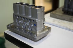 Алюминиевая отливка и подвергать механической обработке для впрыскивающего насоса стоковая фотография rf Алюминиевая отливка и подвергать механической обработке для впрыскивающего насоса стоковая фотография rf