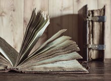 Антикварные книги Страницы с текстом стоковые фотографии rf Антикварные книги Страницы с текстом стоковые фотографии rf