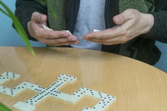 белизна домино предпосылки изолированная игрой стоковые изображения белизна домино предпосылки изолированная игрой стоковые изображения