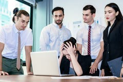 Бизнес-леди стресс и разочарованный стоковое фото Бизнес-леди стресс и разочарованный стоковое фото