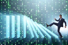 Бизнесмен в концепции дела эффекта домино стоковое изображение rf Бизнесмен в концепции дела эффекта домино стоковое изображение rf
