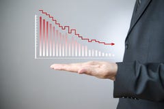 Бизнесмен представляя устойчивое развитие уменшения стоковые изображения Бизнесмен представляя устойчивое развитие уменшения стоковые изображения