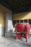 Большой красный традиционный барабанчик на входе к Пекин Temple of Confucius стоковое изображение Большой красный традиционный барабанчик на входе к Пекин Temple of Confucius стоковое изображение
