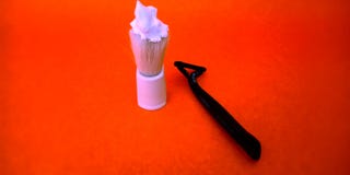 брить набор с оранжевым фото запаса предпосылки стоковые изображения rf брить набор с оранжевым фото запаса предпосылки стоковые изображения rf