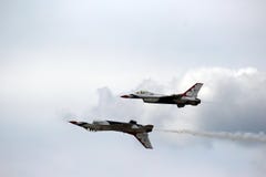 Буревестники военновоздушной силы США в плотном боевом порядке стоковое фото rf Буревестники военновоздушной силы США в плотном боевом порядке стоковое фото rf