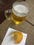 Вареник пива и жареной курицы стоковые изображения Вареник пива и жареной курицы стоковые изображения