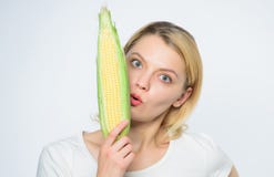 Вегетарианское меню Съешьте преимущества мозоли E Предпосылка удара мозоли владением женщины желтая белая Сбор мозоли стоковое фото Вегетарианское меню Съешьте преимущества мозоли E Предпосылка удара мозоли владением женщины желтая белая Сбор мозоли стоковое фото
