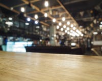 Верхняя часть таблицы с рестораном кафа бара запачкала предпосылку стоковая фотография Верхняя часть таблицы с рестораном кафа бара запачкала предпосылку стоковая фотография