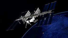 Весьма детальное и реалистическое высокое изображение ИСС - земля двигая по орбите разрешения 3D международной космической станци стоковое изображение Весьма детальное и реалистическое высокое изображение ИСС - земля двигая по орбите разрешения 3D международной космической станци стоковое изображение
